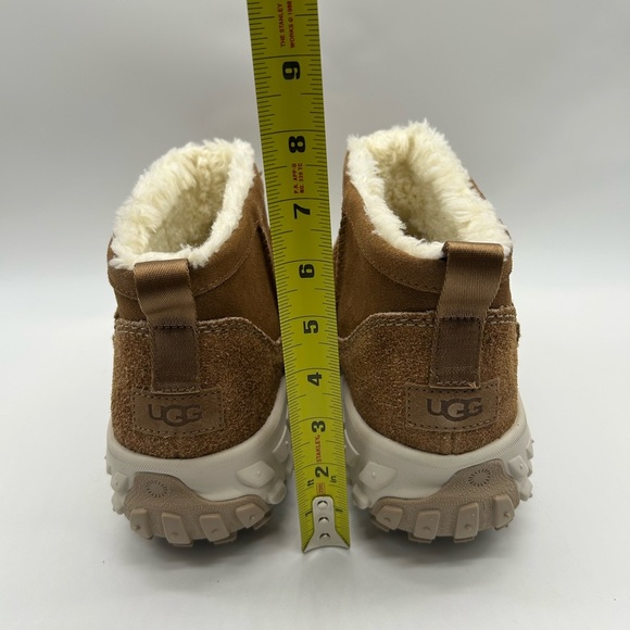 UGG Chestnut Suede Platform Boots Women 6 / Men 5 / New without Box - Picture 7 of 9